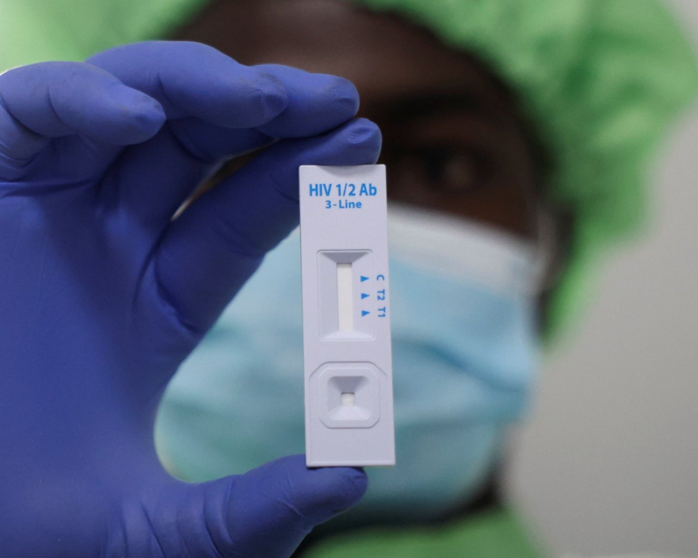 تحذيرات من أن خفض بريطانيا تمويل الصحة العالمية سيجبر دول أفريقيا على "خيارات مستحيلة"