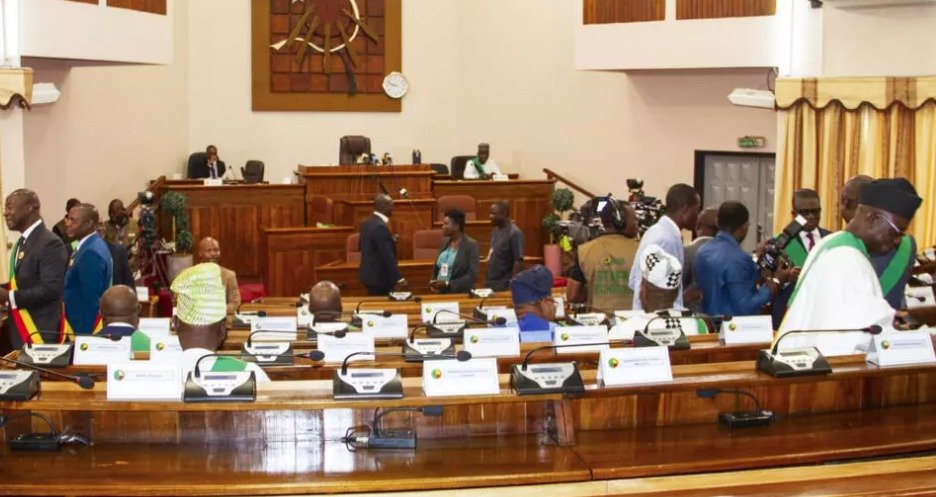 بنين: البرلمان يُمرّر تعديلًا دستوريًا يمدّد الفترات الرئاسية ويستحدث مجلس الشيوخ