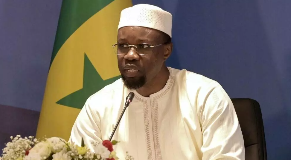 السنغال تلغي 71 رخصة تعدين وتعلن مراجعة عقود الطاقة والمعادن